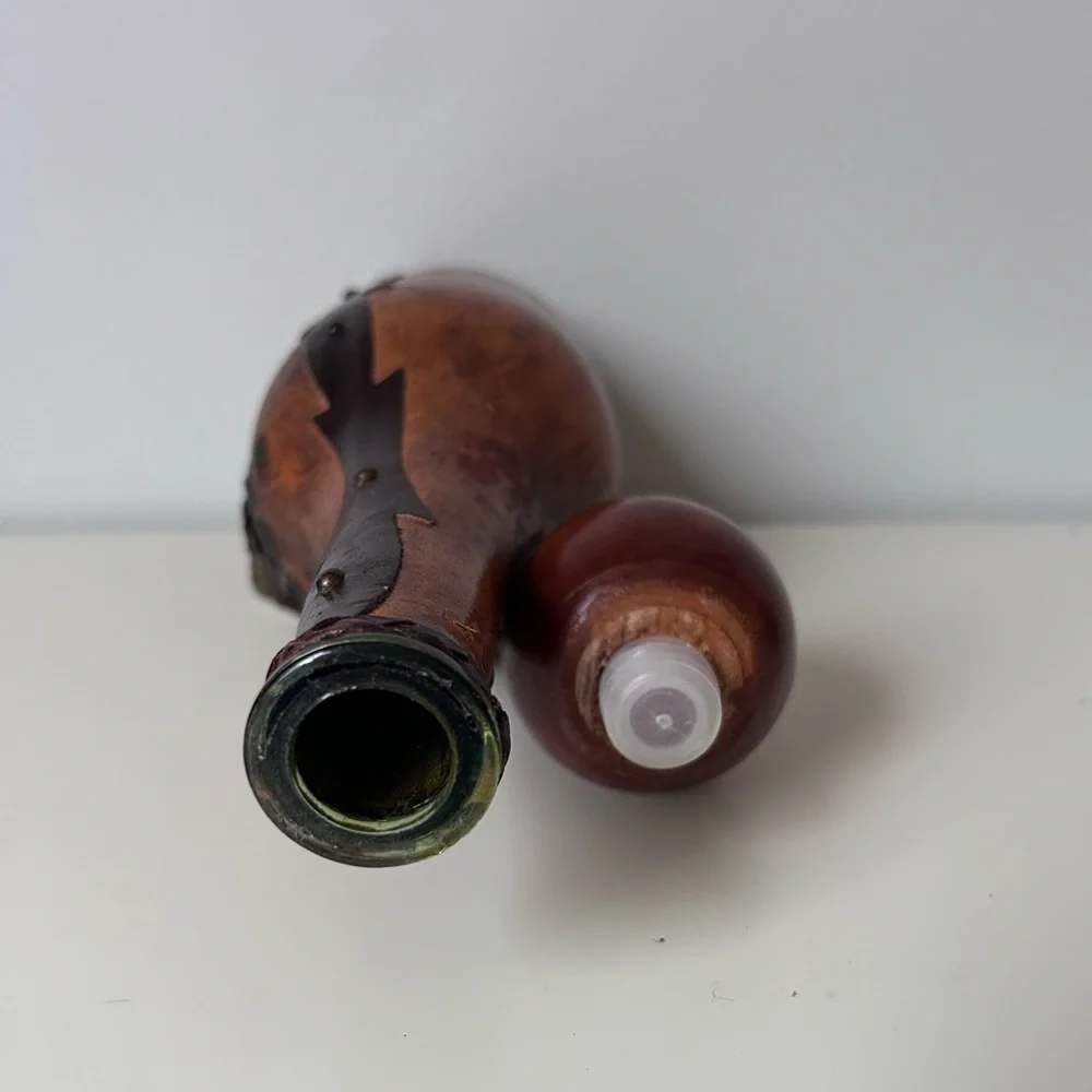 Vintage Italian Leather Wrapped Old World MCM Lions Head Bottle Decanter - Picture 8 of 8